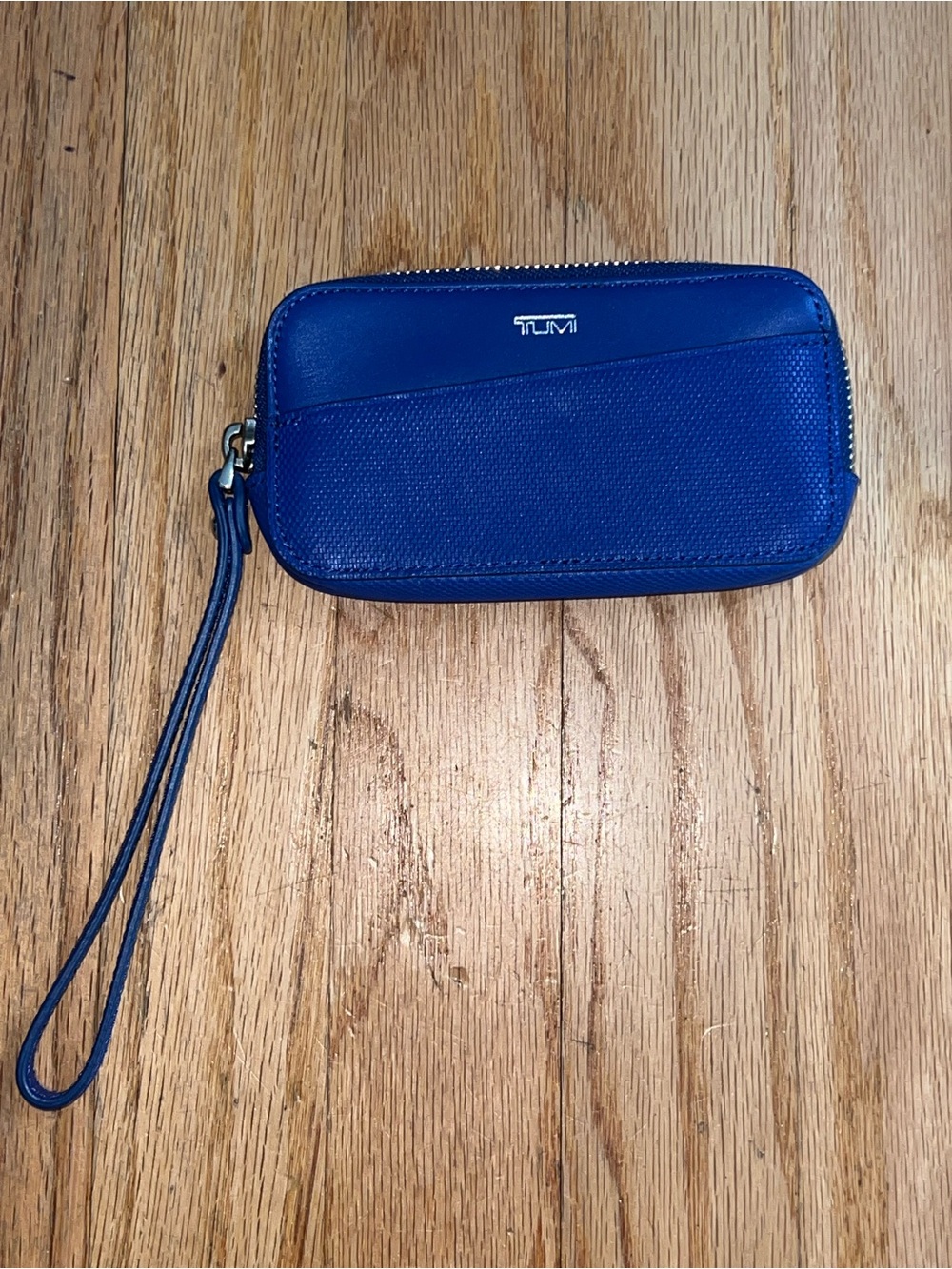 Tumi Blue Leather Wristlet - Picture 4 of 9